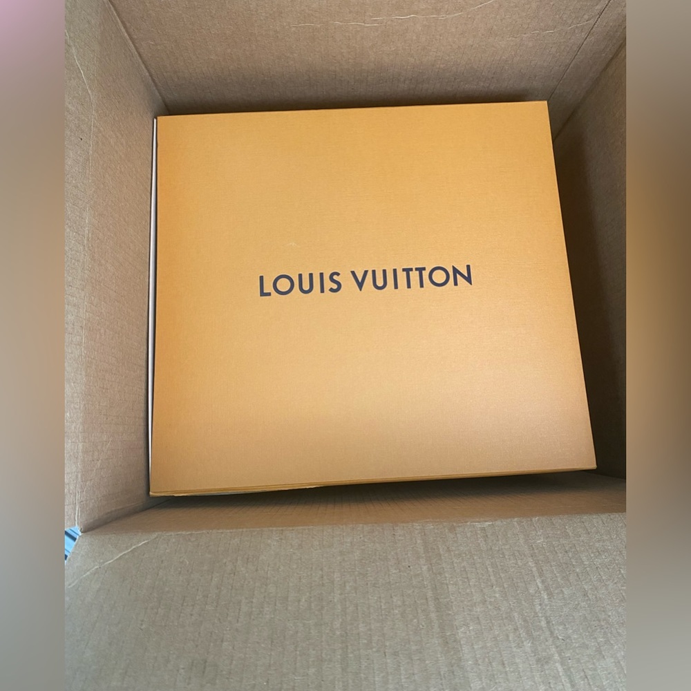 Lv box
